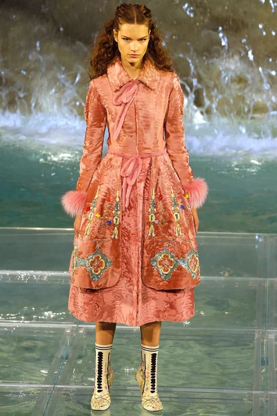 Look 5
